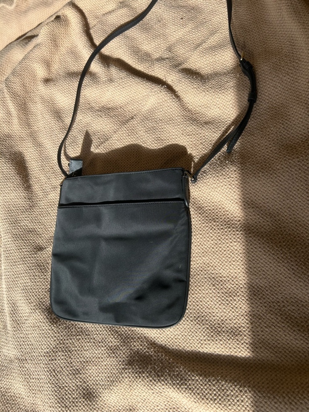 Michael Kors Black Kelsey Admiral Bag with Gold Hardware - Picture 3 of 3